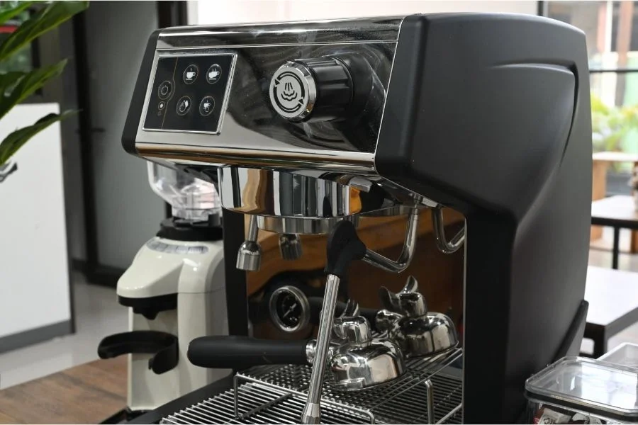 De Longhi Coffee Machine Review: The Best De’Longhi Coffee Machines of 2025