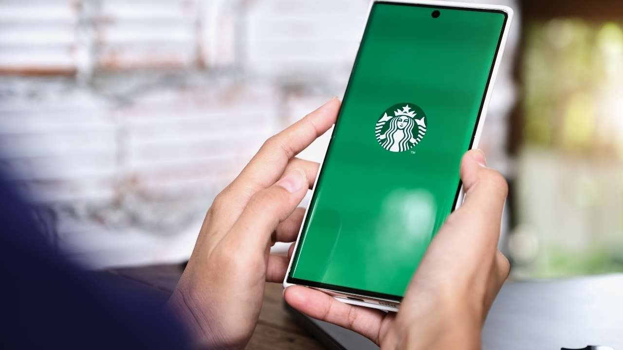 Starbucks Hours 2025 USA: Regular & Holiday Timing Guide!
